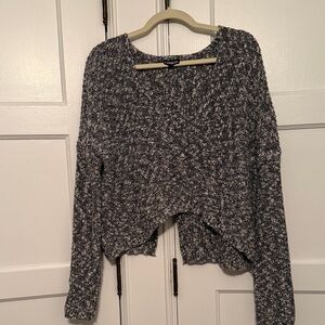 Express Black and White V-Neck Cropped Sweater